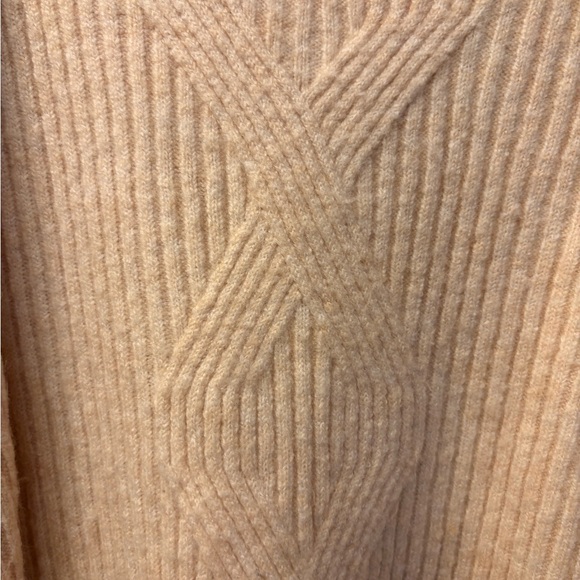 Lilly Pulitzer Cozy Cream Women's Sweater - Picture 3 of 4